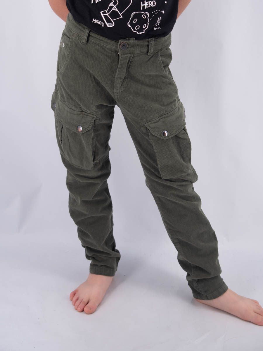 PANTALONE CARGO MICROVELLUTO  HERO RICAMO LEET CON APPLICAZIONE TASCA DENIM STAMPA DRONE