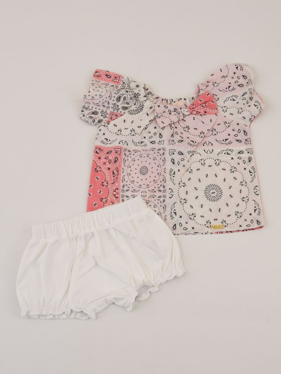   t-shirt e short