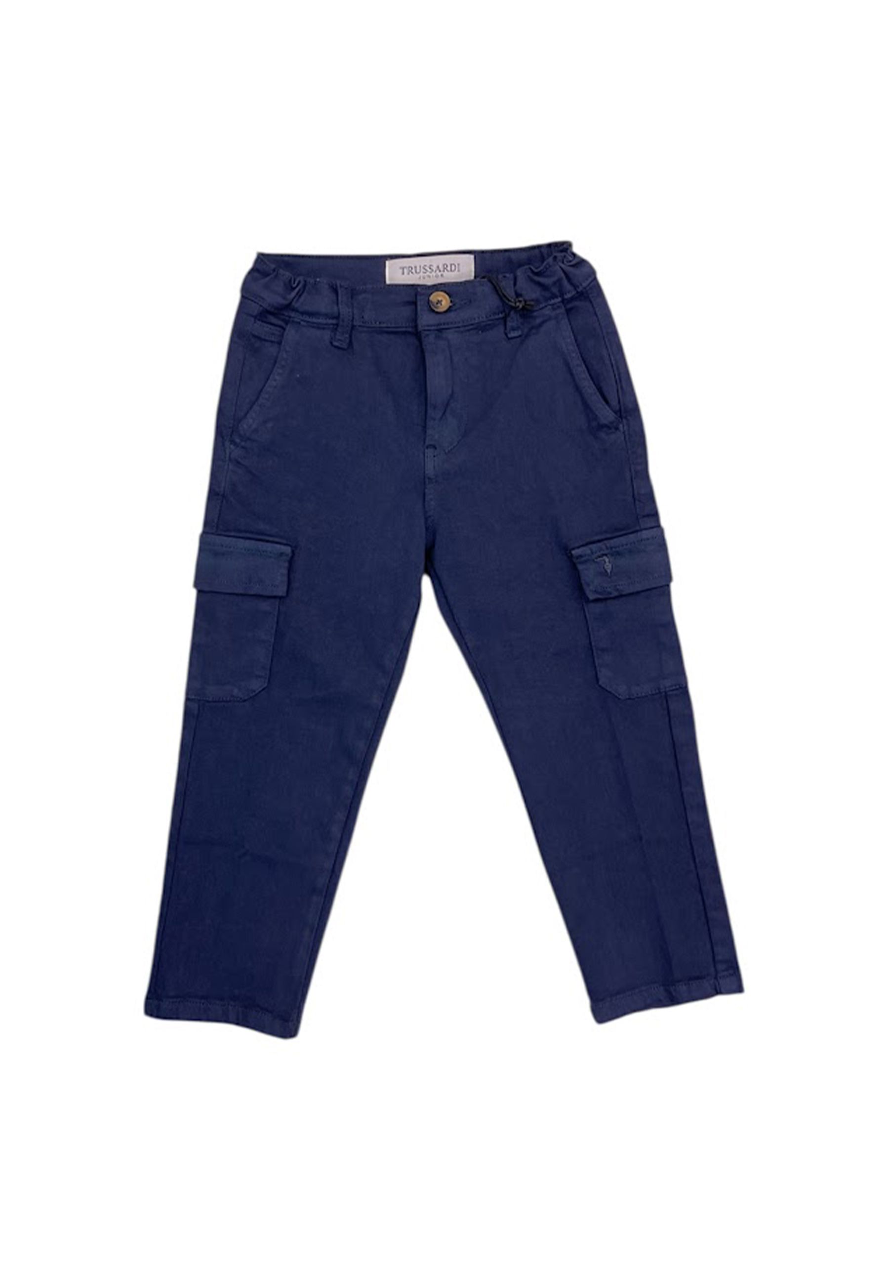 Pantalone blu con tasche cargo laterali e ricamo